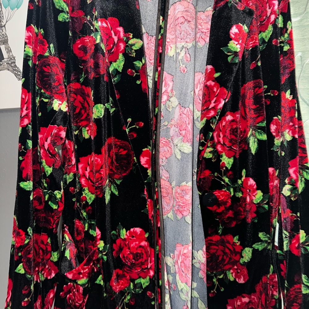 Pioneer Woman Women’s Floral Blazer 93% Polyester/3% Spandex